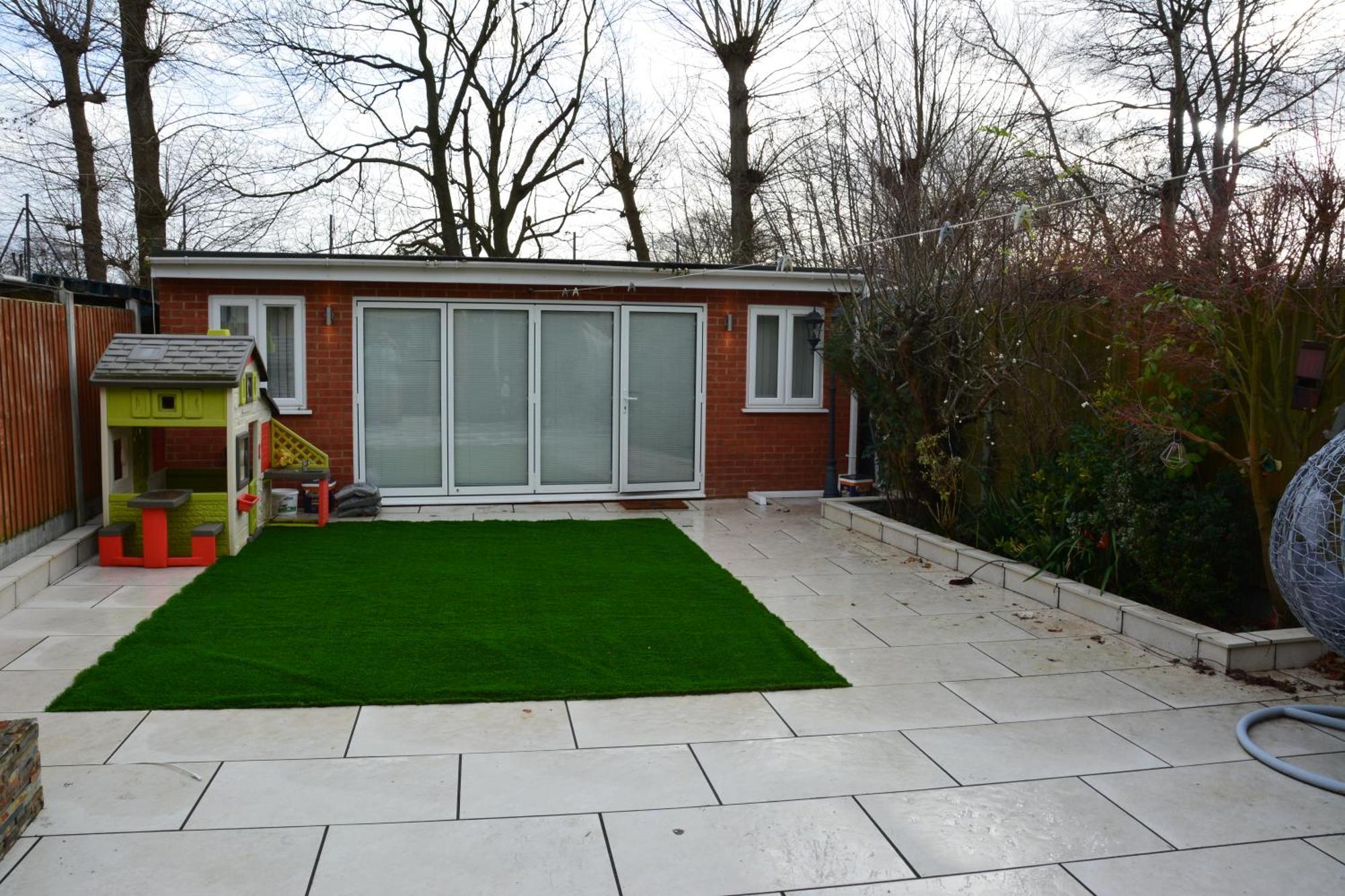 Cozy, Modern, Spacious 4 Bedroom House In London Romford Exterior photo