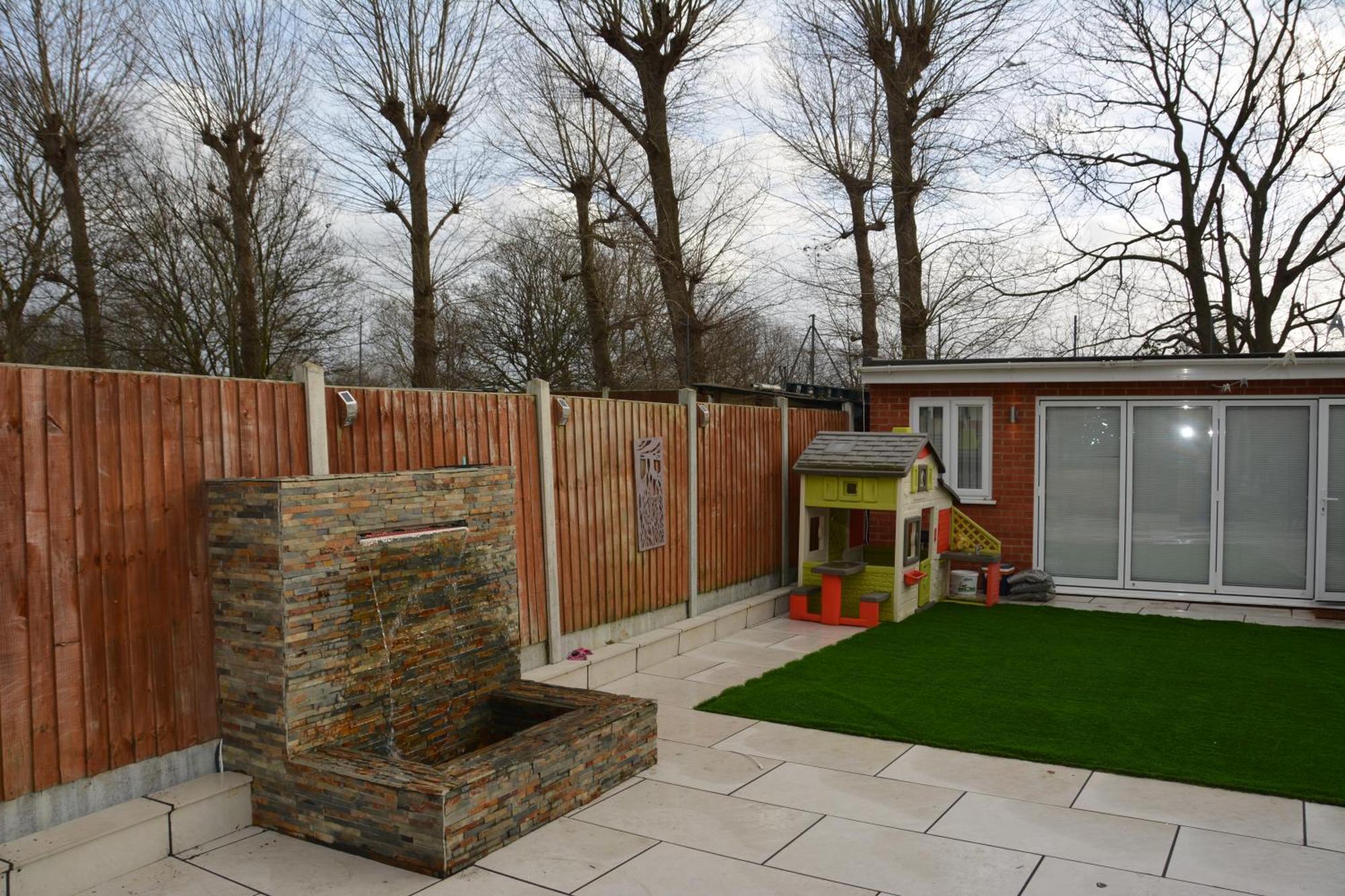 Cozy, Modern, Spacious 4 Bedroom House In London Romford Exterior photo