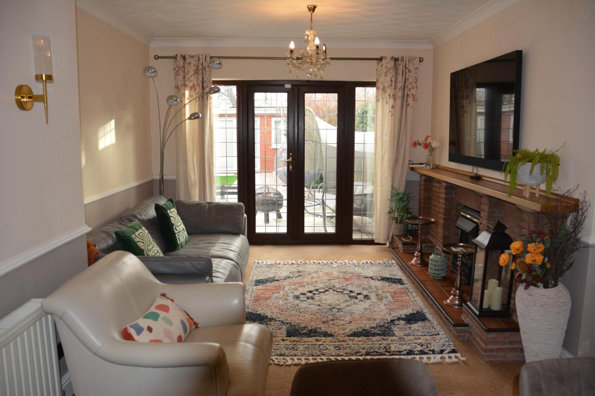 Cozy, Modern, Spacious 4 Bedroom House In London Romford Exterior photo